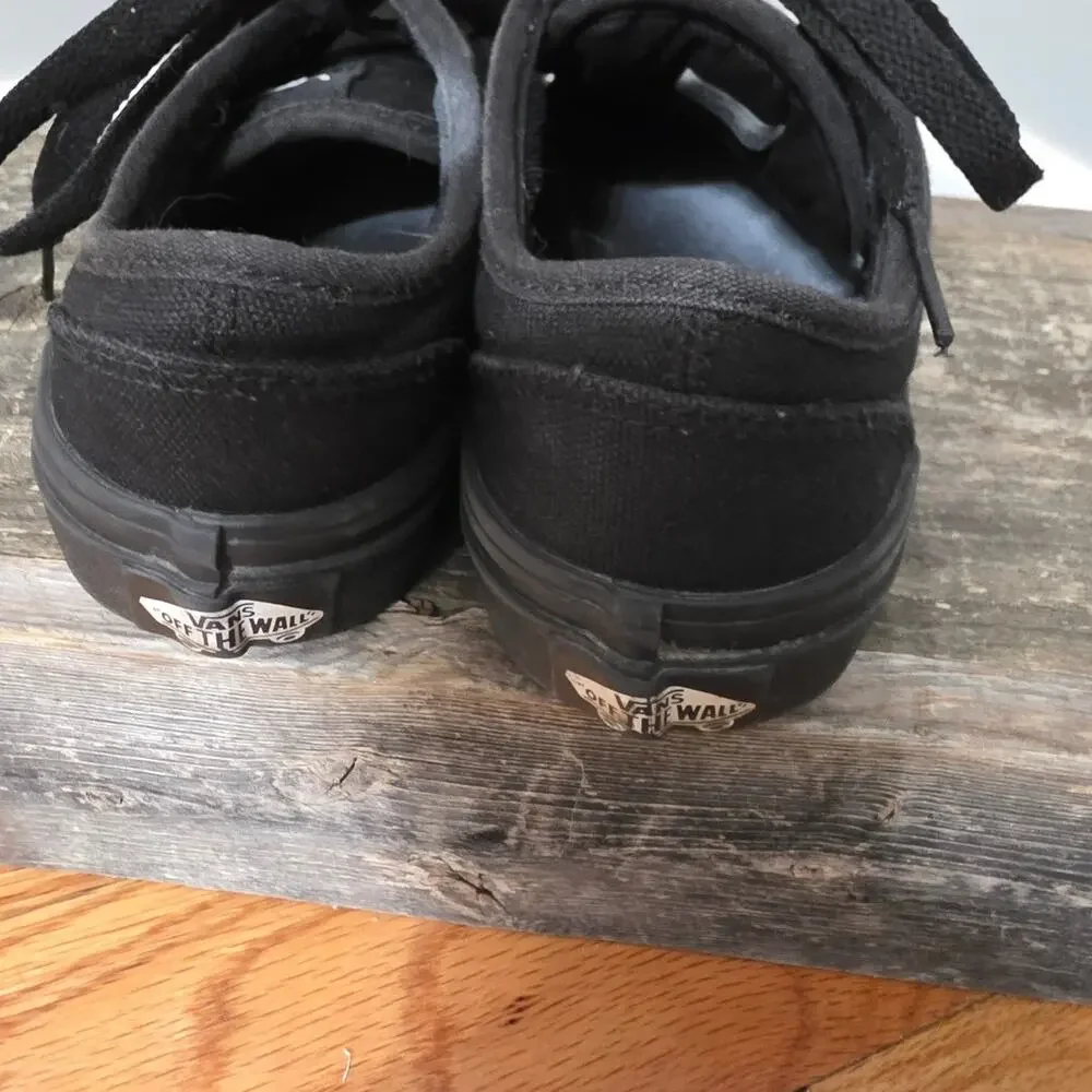 ​Vans Kids Authentic Triple Black Skate Shoes Youth Size 1.0 Low Top Sneakers